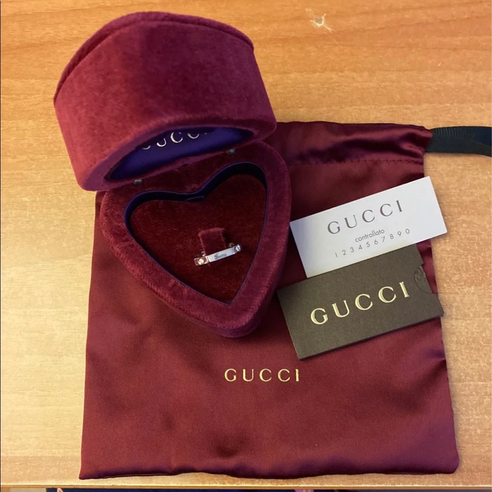 Gucci Ring 18k Size 6